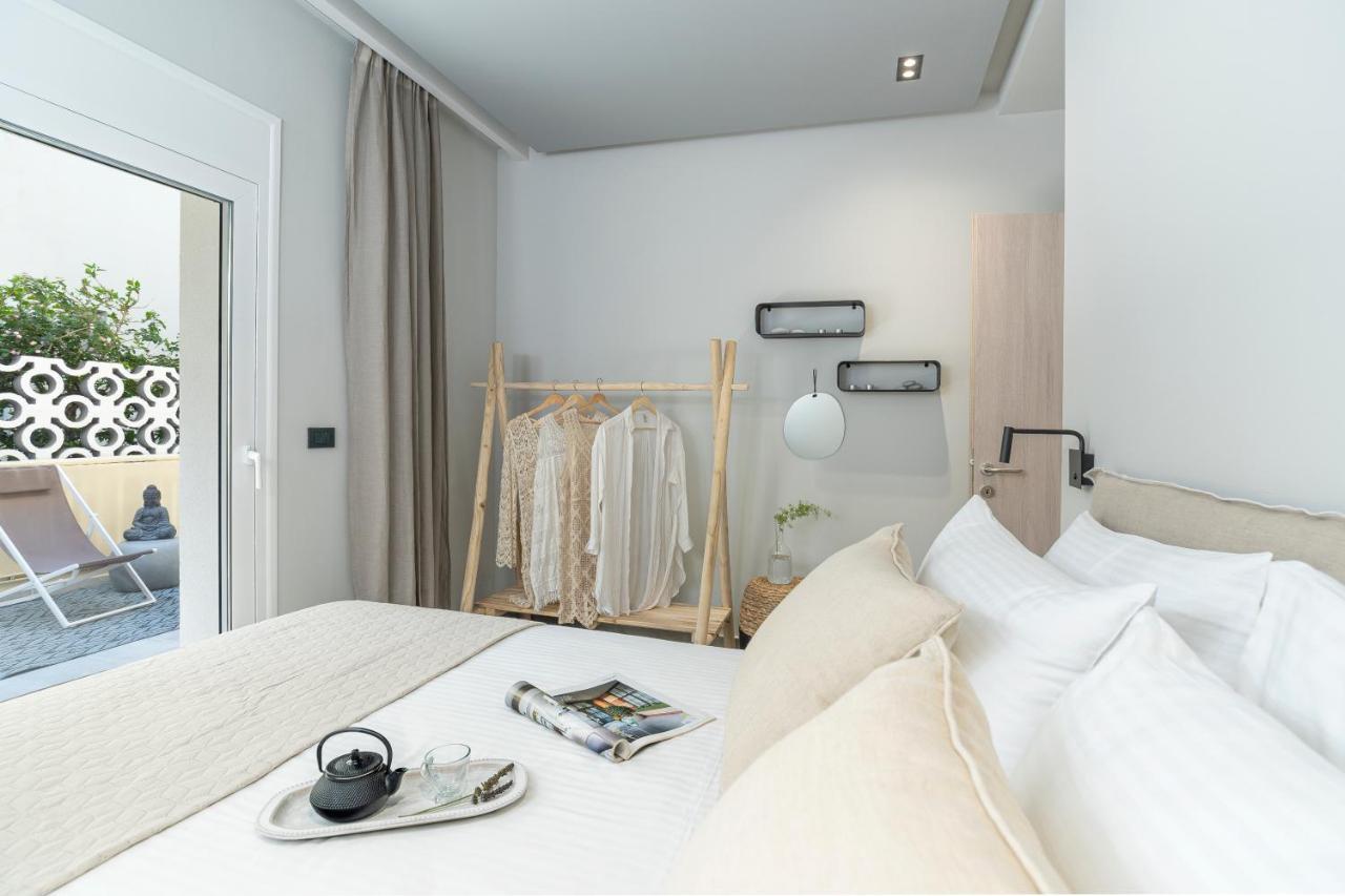 Elia & Anthos Deluxe Suites イキソス エクステリア 写真